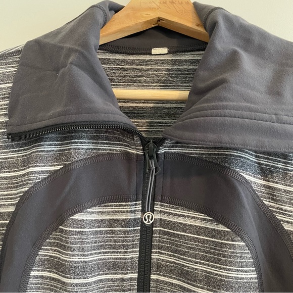 Lululemon Stride Jacket dark gray Stripes Galore - Picture 3 of 8